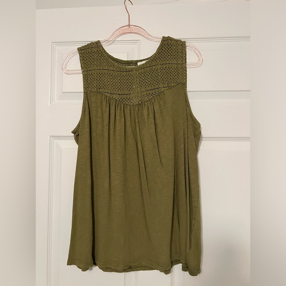 Crotchet neck tank top